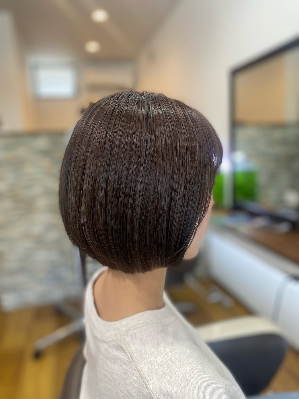 カラー・白髪染めの作例: まとまりのあるブラウン